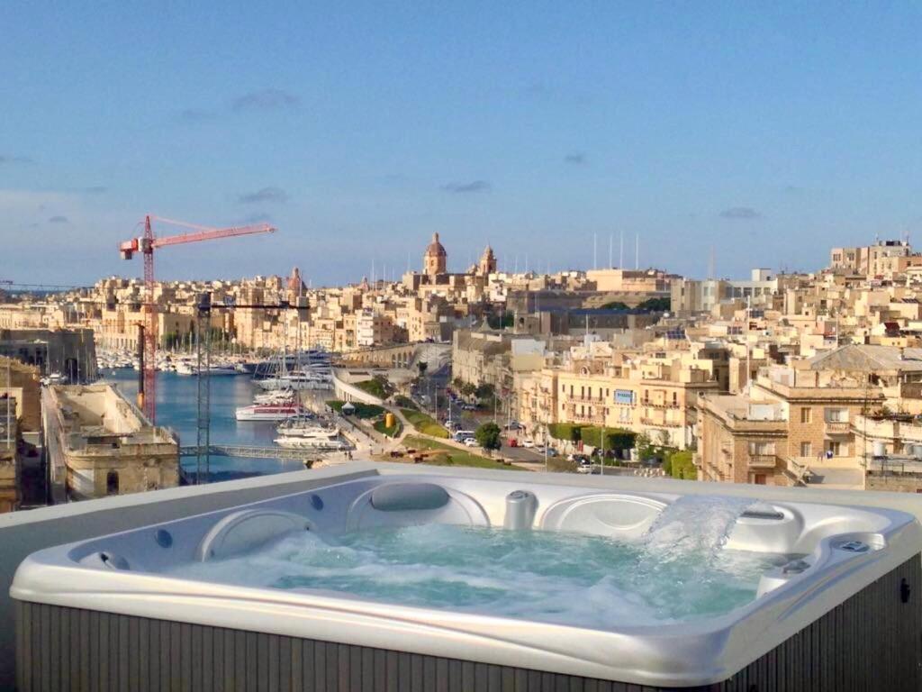 Penthouse Retreat Leilighet Cospicua Eksteriør bilde